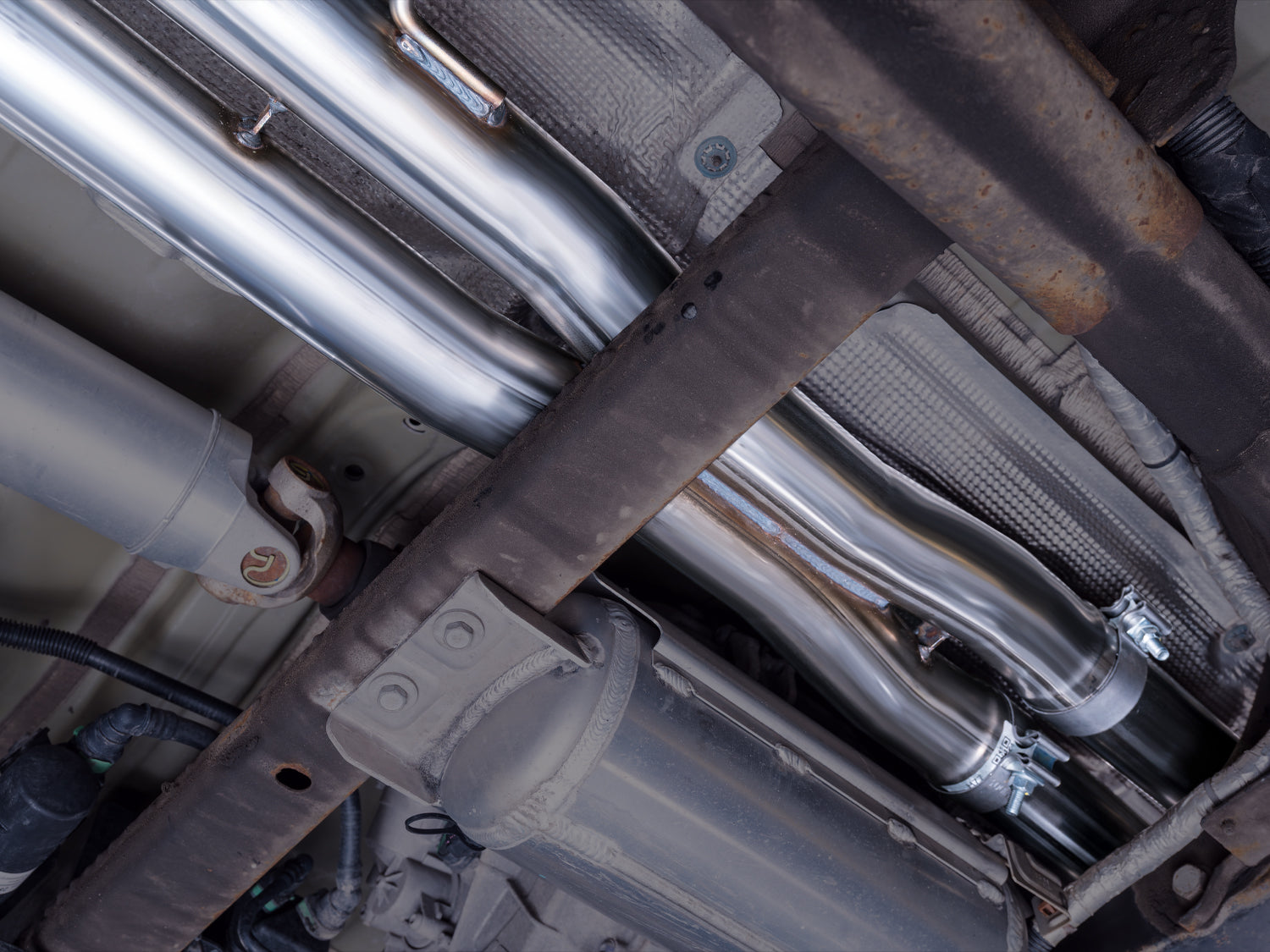 AWE 0FG Exhaust for GMT T1XX Tahoe/Suburban/Yukon/Yukon XL 6.2L